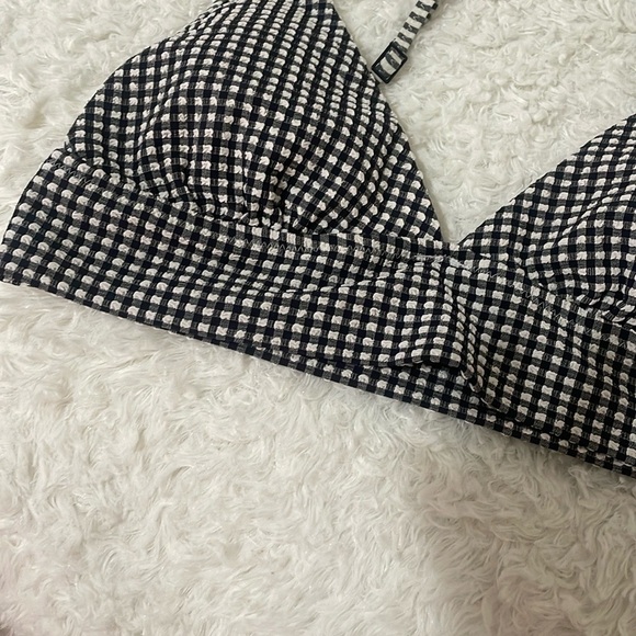 Aerie Black and White Smocked Ruffled top - Picture 9 of 10